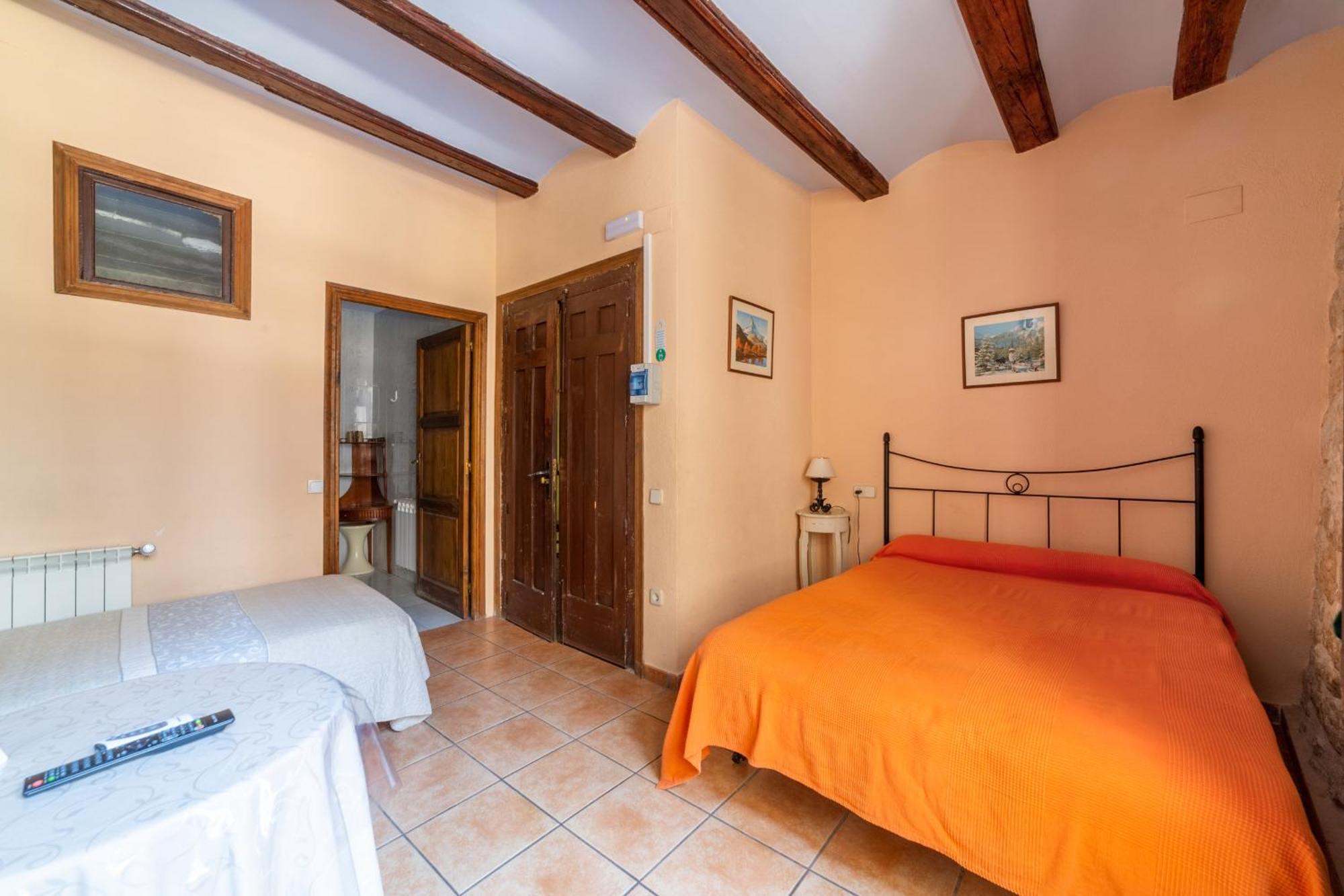Fonda La Plaza Hotel Valderrobres Bagian luar foto