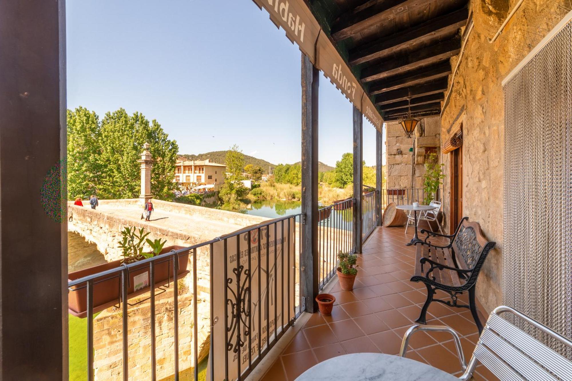 Fonda La Plaza Hotel Valderrobres Bagian luar foto