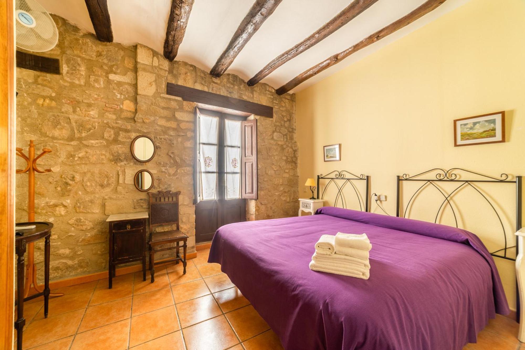 Fonda La Plaza Hotel Valderrobres Bagian luar foto