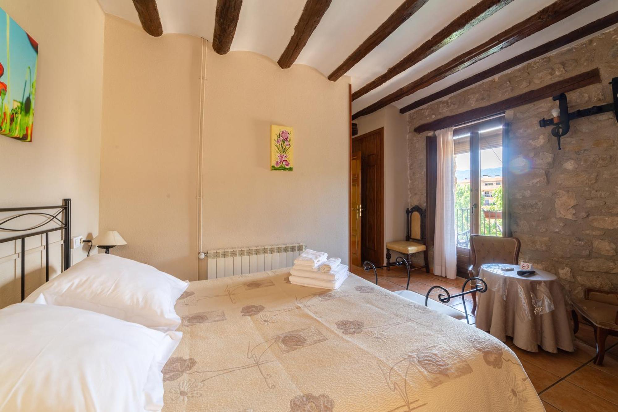 Fonda La Plaza Hotel Valderrobres Bagian luar foto